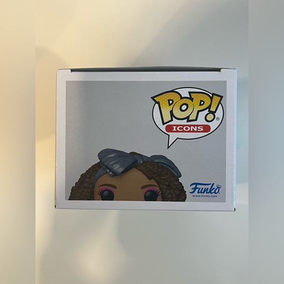 Whitney Houston Funko Pop! (#70) - Picture 8 of 8